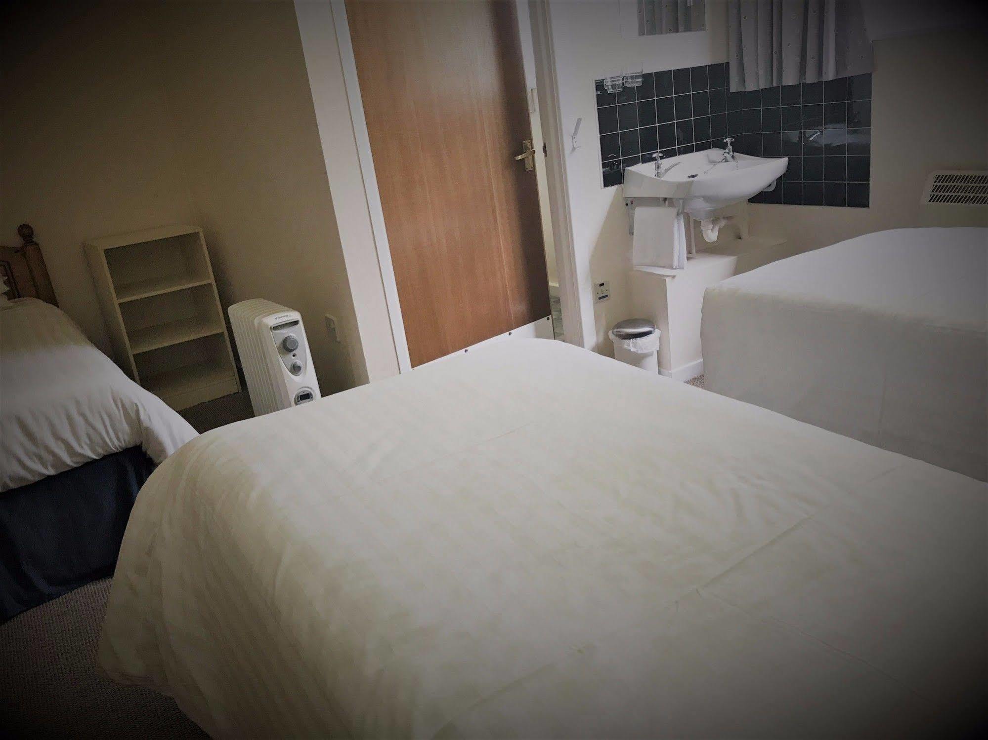 Carrybridge Lakeside Lodge Енискилен Екстериор снимка